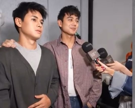 :for dustin ang B niya sa Bench ay bonding river: parang iba yung B niya sa Bench!! alam na alam namin ang tinutukoy mo bestfriend rivriv ha! DUSTIN YU SUPREME STYLE #BENCHFashionWeekHoliday26
