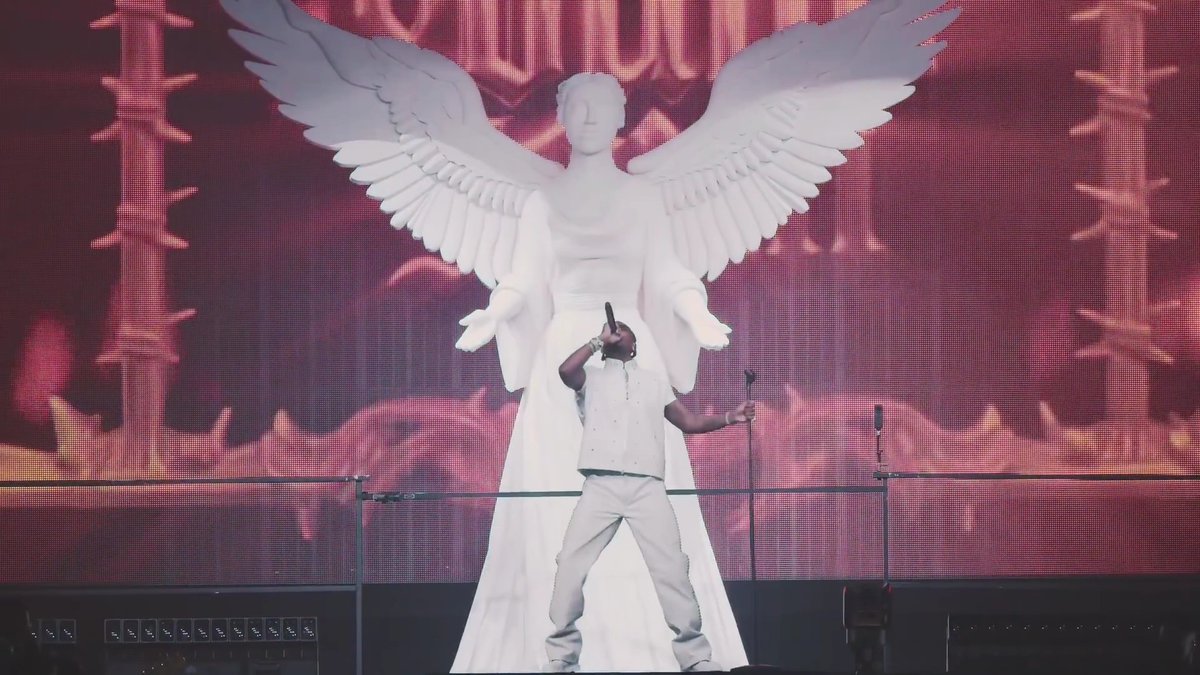 🚨YOUNG JONN'S ENTRANCE FOR HIS HEADLINE SHOW AT THE OVO ARENA WEMBLEY IN LONDON 🇬🇧🔥