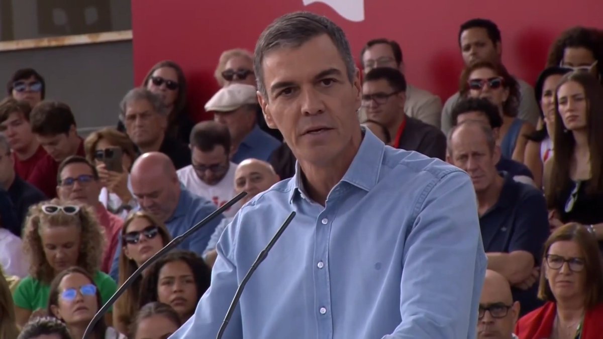 ¿Alguien sabe cuál es la opinión de Feijóo? Porque insultos, todos, pero sobre el aticazo de la señora Ayuso ni pío. La cuestión es que Ayuso lo que quiso es tener un nido, sí, pero de buitres. Y eso lo vamos a acabar en próximo mes de mayo con PSOE Madrid y Oscar López Agueda.