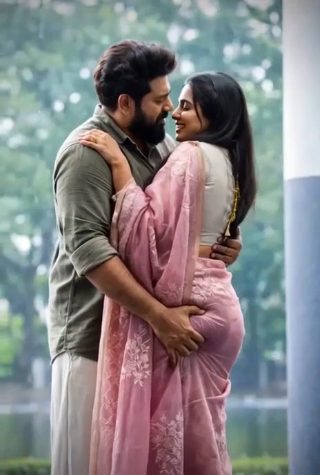 300 cr success celebration 🎖 #BKU Mamitha Baiju squeezed 😍 #mamitha #maami #mamithabaiju