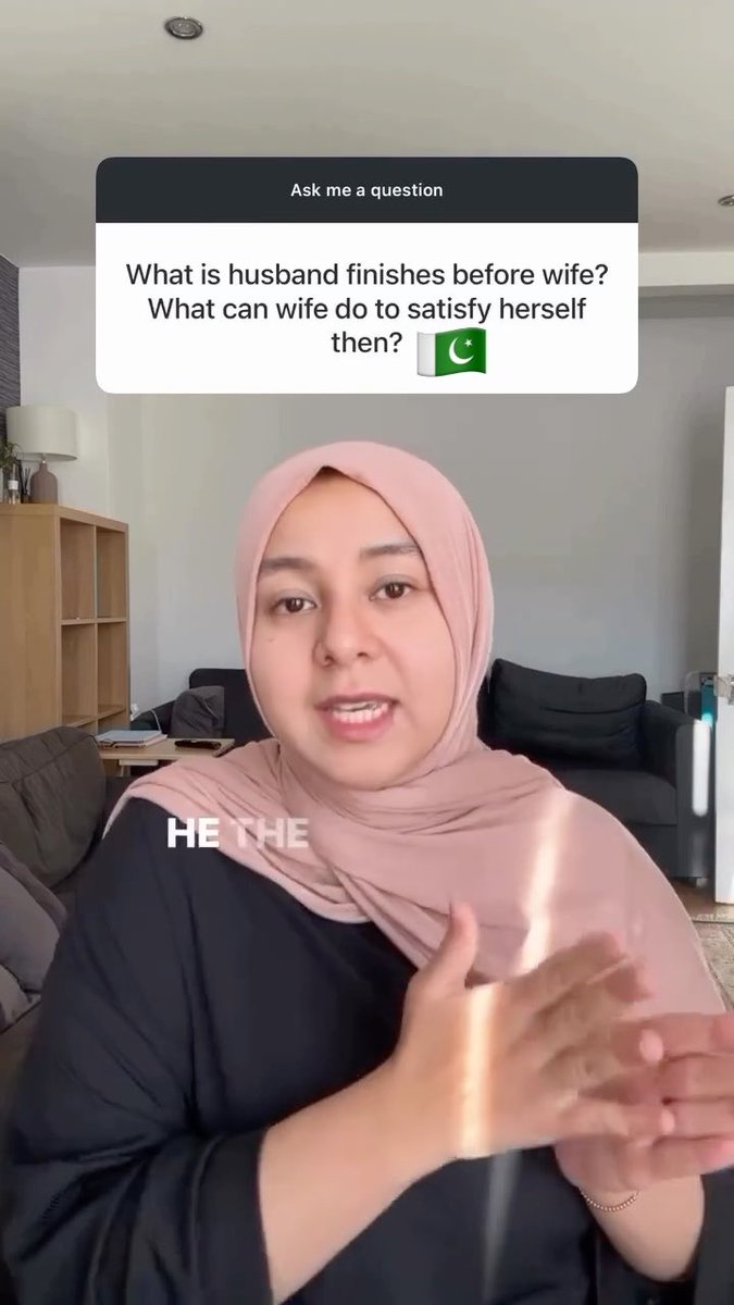 Introducing Female Molvi from Lahore Pakistan 🇵🇰 She answered a very important question and brings religious teachings between a couple.
