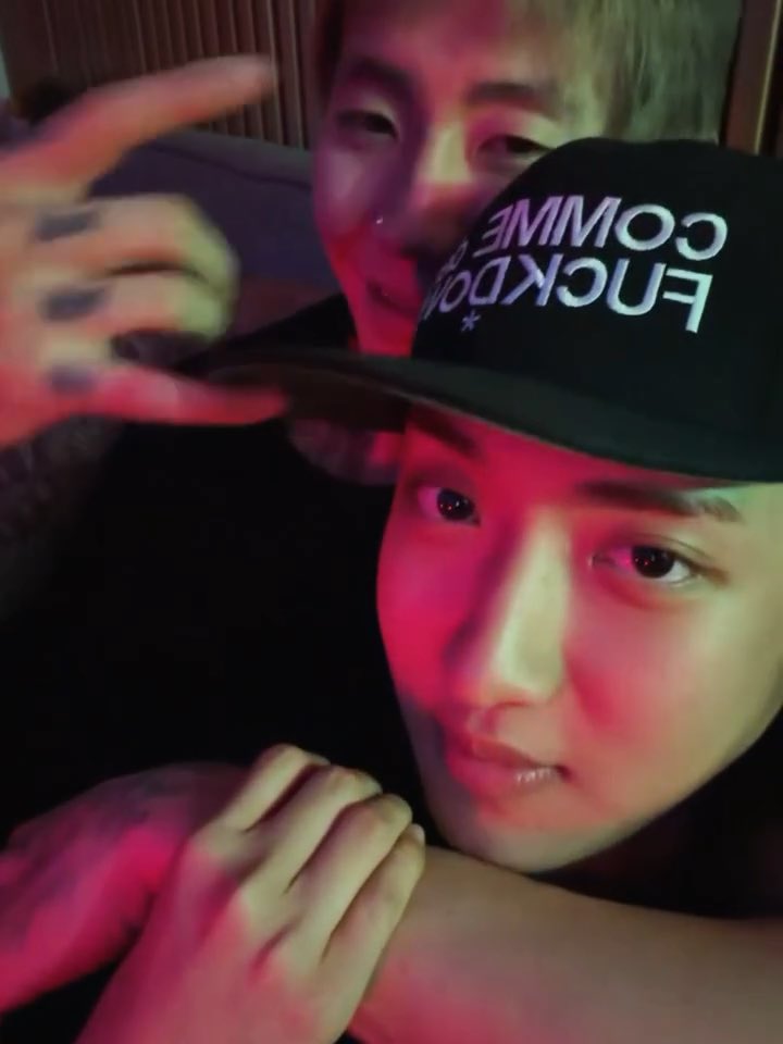Jay Park putting Woojin in headlock 😭😭😭 that’s how Jay shows love btw
