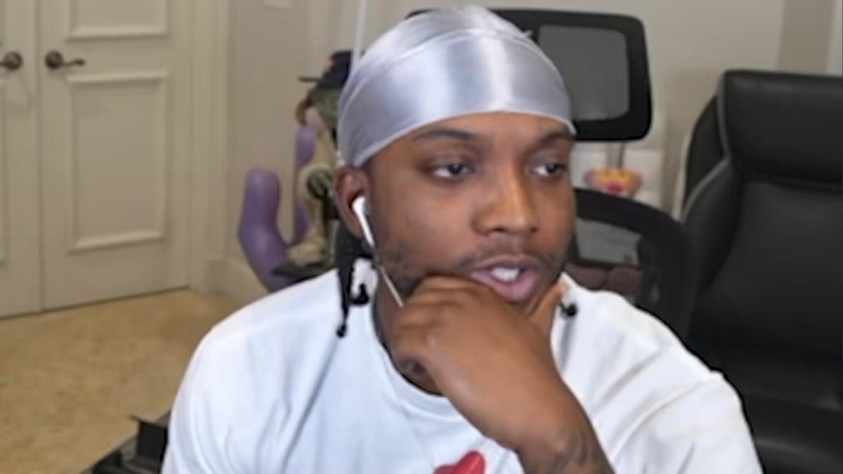 YourRage reacts to Reggie calling out the Clover Boys for being FAKE and not wanting to be a content group saying Reggie shouldn’t have put their business out on the internet 😬👀 “Damn that’s real but from experience, yk how nggas are, because you said this online, nggas might be right at this gng, not gonna cap, it might turn into some BS, more than it needs to be” “This should’ve been a conversation you had you with the bros”