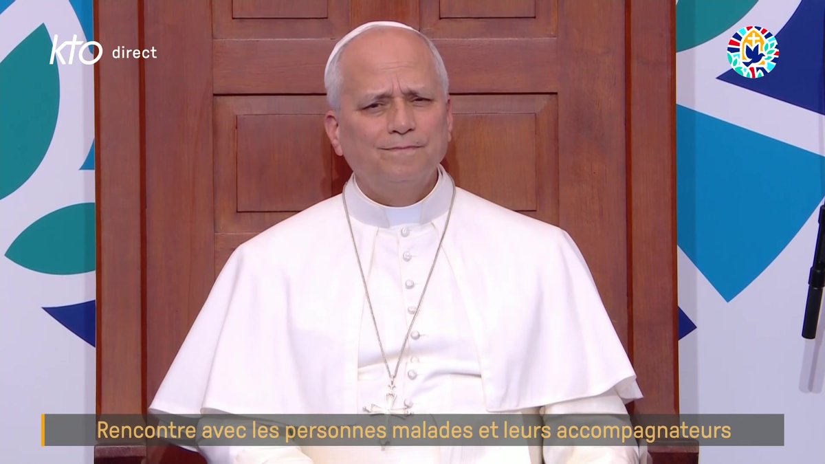 La chanson « Quand tu t'en iras », tirée du spectacle musical « Bernadette de Lourdes », interprétée devant le pape #LéonXIV. 👉 Rencontre en intégralité sur KTO & Philippine de Saint Pierre Etienne Loraillère Bernadette de Lourdes Sanctuaire Notre-Dame de Lourdes