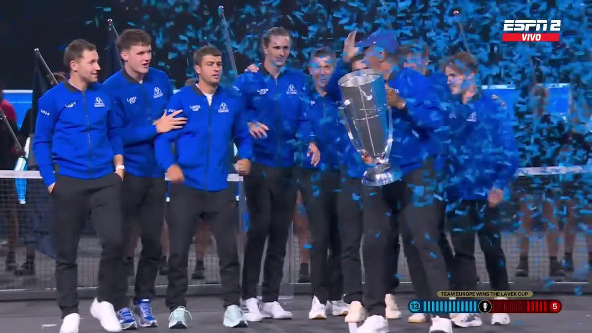 🏆😘 ¡Bien alta, levanta la copa el Team Europe! 📺 Mirá la #LaverCup por ESPN en el Plan Premium de #DisneyPlus.