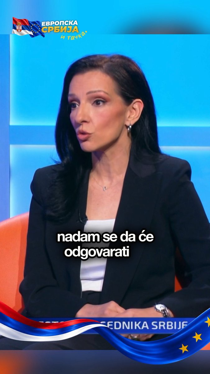Dobra je vest da je Aleksandar Vučić bio primoran da podnese ostavku, to je njegova kapitulacija. Loša vest je da ne postoji tužilac koji će ga sačekati na vratima predsedništva sada kada je bez imuniteta i kaže hajde mi sad lepo da porazgovaramo sa svim onim što si prethodno radio i tvoja partija i bratija i bratija Ane Brnabić. Ono što je loša vest je što će nažalost Ana Brnabić biti glavna državnička figura u ovoj zemlji do predsedničkih izbora, ali tim pre i tim bolje da ovo savezništvo u antivučićevskom frontu mora da bude snažno, odlučno, uporno i hrabro da 25. oktobra pošaljemo sve njih u prošlost i ne samo to, već da krivično odgovaraju, da im se oduzme imovina, da budu sankcionisani onako kako treba, nadam se dosta njih i lustrirano. Marinika Tepić