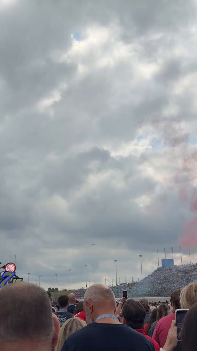 Now this was an epic flyover! The B-2 is so freaking cool!