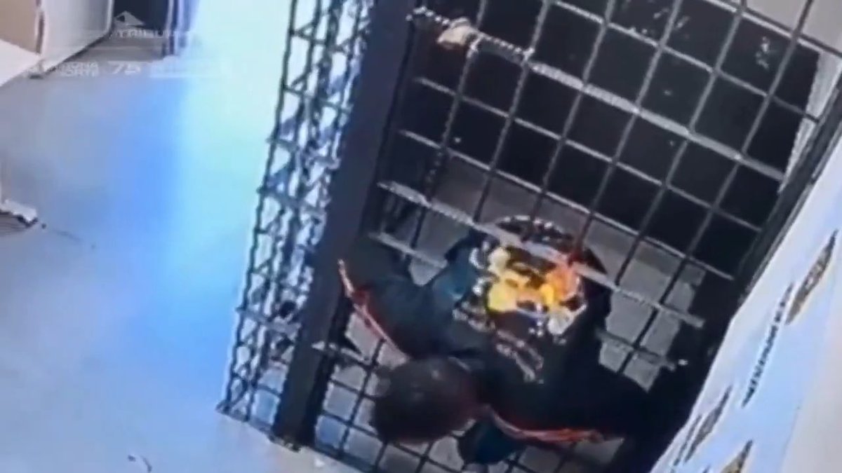 BRAZIL MAN ESCAPES PRISON CELL by SQUEEZING through EXTREMELY NARROW BARS BENDS and WRIGGLES HIS BODY through gap until he ULTIMATELY SUCCEEDS