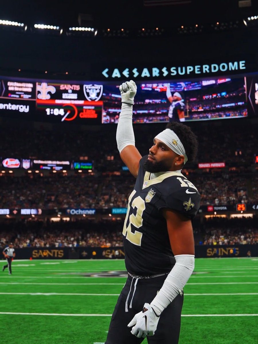 Chris Olave gets the Caesars Superdome rocking 🗣️