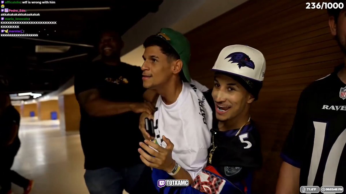 Tota started FREAKING OUT after getting Neymar Jr. on stream at the Baltimore Ravens game in Brazil 😳