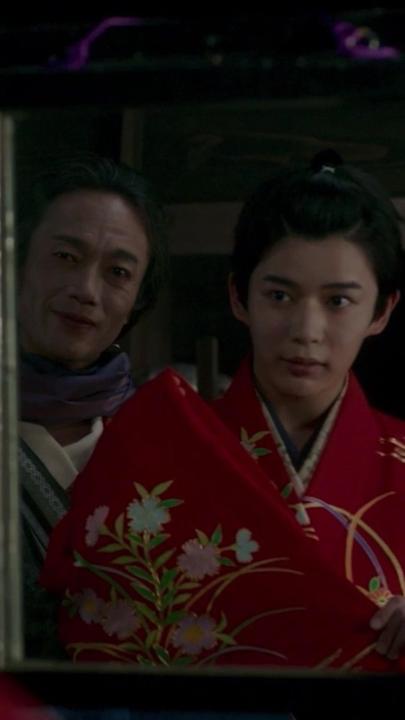 「晴れの舞台で着てみたい」 ◤『木挽町のあだ討ち』本編映像❷◢ 《菊之助》(長尾謙杜)が 《ほたる》(高橋和也)の 振袖を前に固める決意――。 見放題《最速》配信中👘