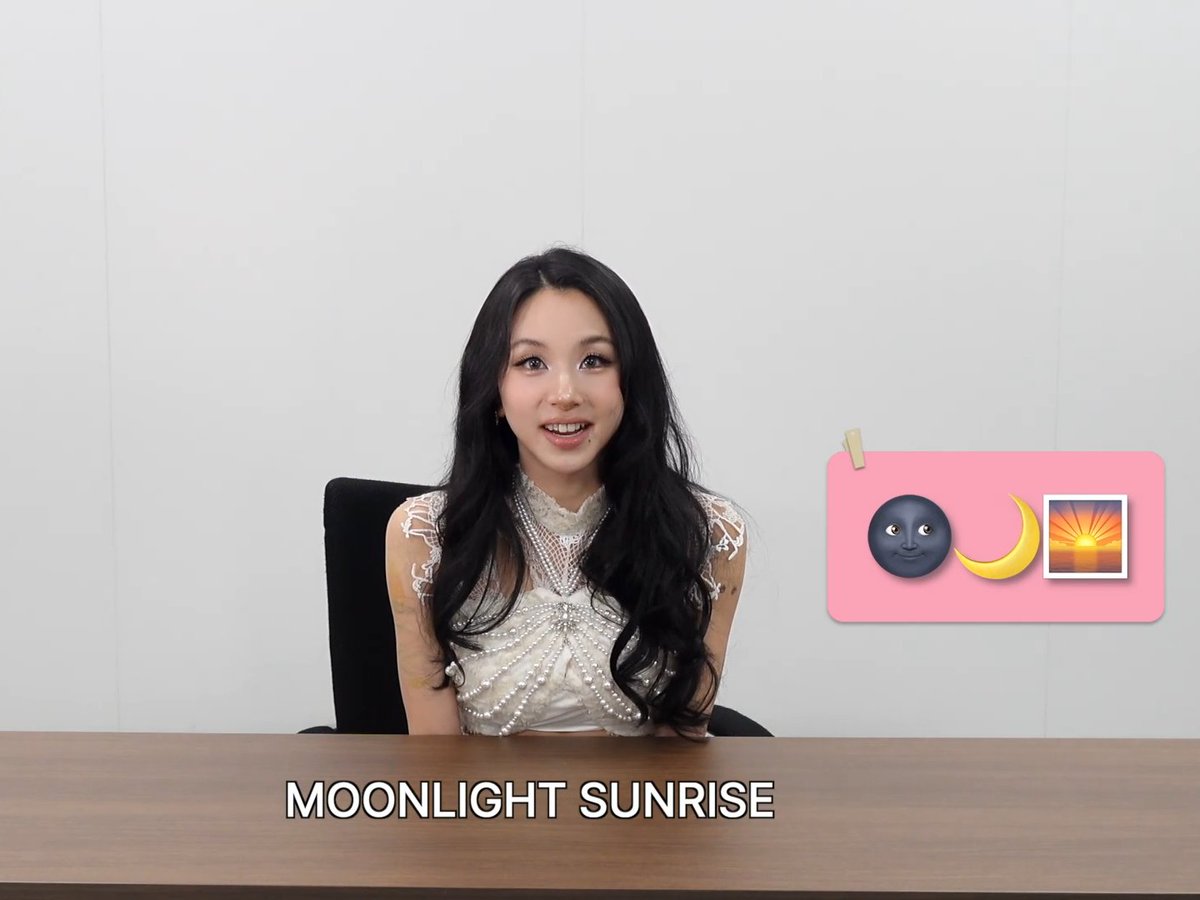 CHAEYOUNG playing "Guess the TWICE song by the Emoji"