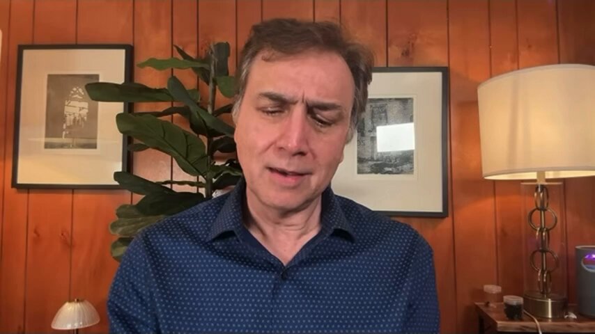 جب DI خان میں دھماکہ ہوا ہمارے فیلڈ مارشل سعودی عرب میں ترکی اور سعودی وزیردفاع کیساتھ ان کا دفاع کرنے پر دستخط کر رہا ہے ان سے اپنا ملک سنبھالا نہیں جا رہا ہر چوبیس گھنٹے بعد کوئی نہ کوئی دہشتگردی کا واقعہ ہو رہا ہے اور یہ دوسروں کے دفاع کا عزم کر رہے ہیں معید پیرزادہ