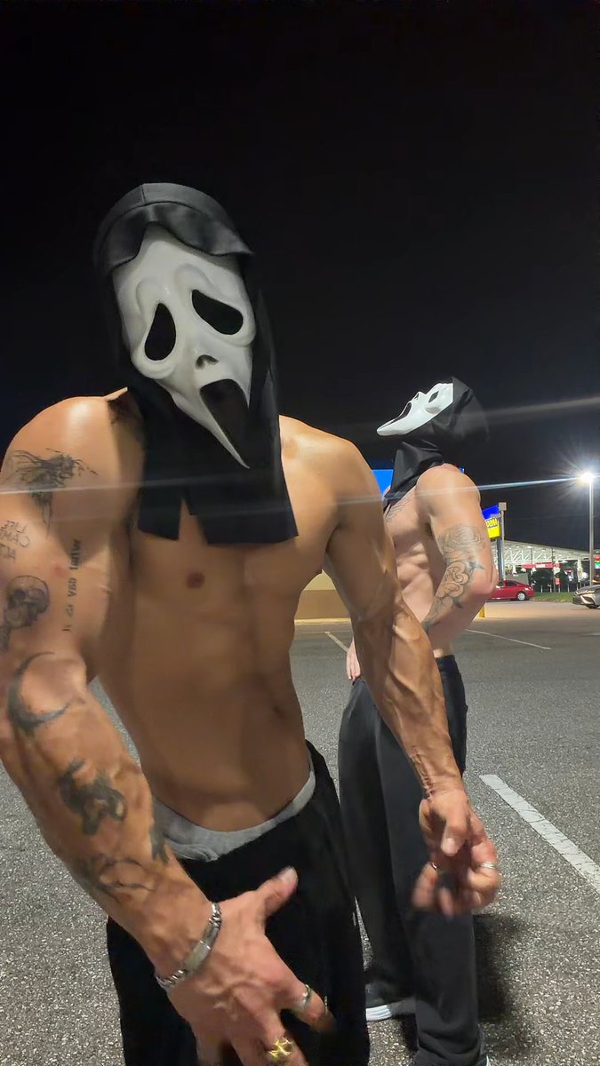 ⚔️ Fight, who do u think is winning? Me or s1kmagic 🪄