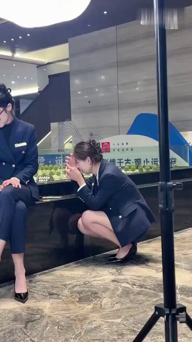 男人没一个好东西，说好睡了就买一套房子的，这下白玩了