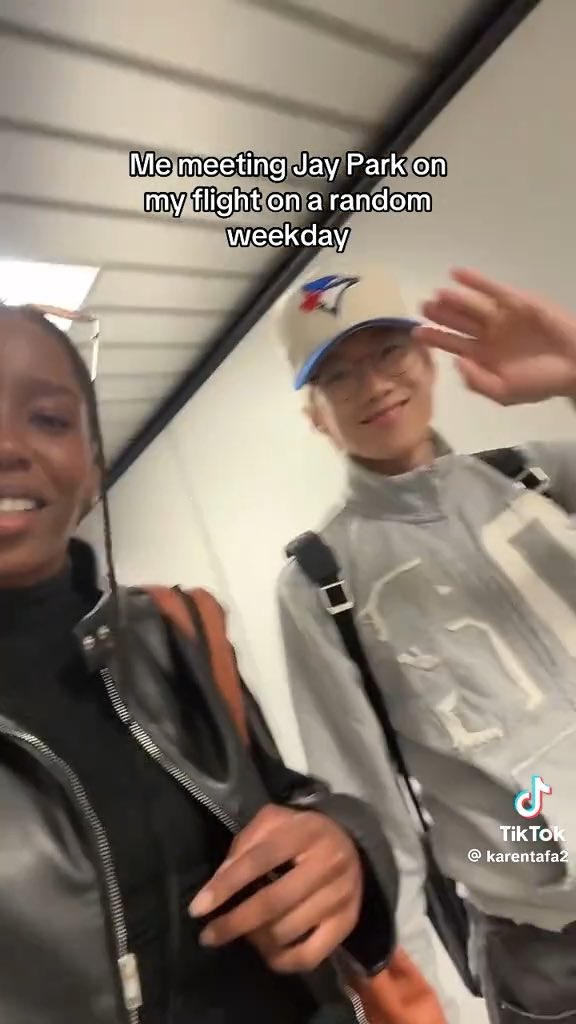 Op met Jay Park on her flight but thought he was Mark Tuan… she said Jay was so kind about it Looks like Jay Park is heading back to Seattle 🙏🏼