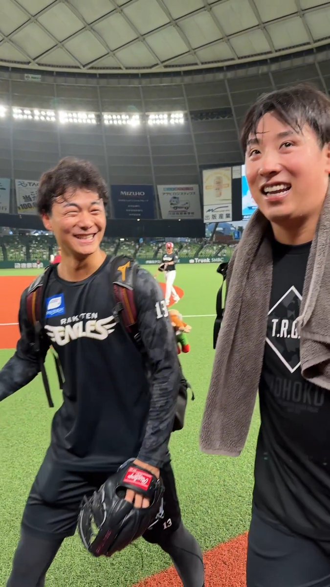 ドラ①の先輩 #藤平尚真 選手からの切なるお願い📣 「藤原はドラ①なのにMyHEROタオルが少ないので買ってあげてください🙏」 「尚真さんも...」「俺のはまだしまってある！笑」 #藤原聡大 #RakutenEagles #強鷲革新