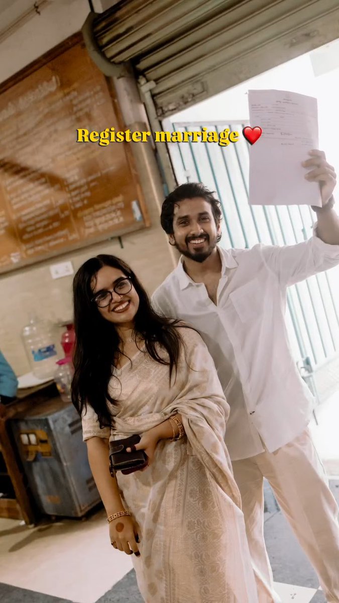 Tamil muslim girl Tasmiya married her Hindu boyfriend Arjun in registrar office under special marriage act.