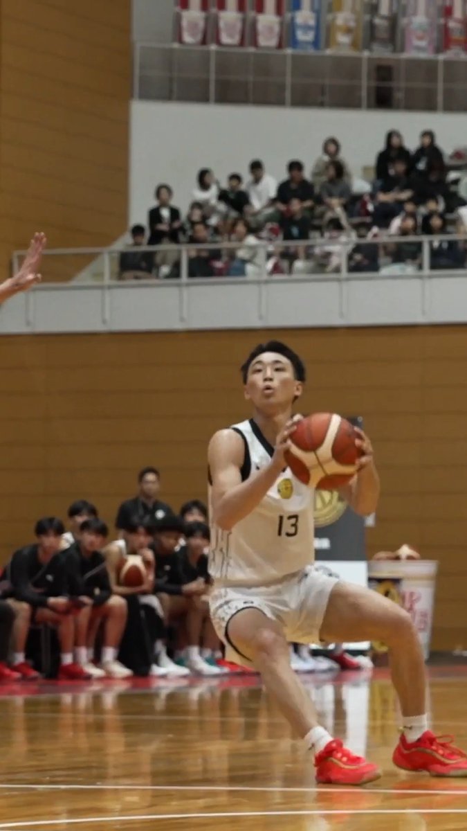 ディフェンスを欺く、冷静すぎるフェイク...🥶 藤枝明誠#13 渡邊 聖（SG｜3年｜180cm） #U18日清食品トップリーグ #高校バスケ