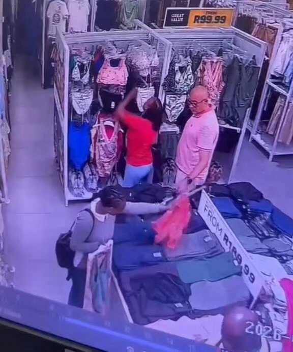 This happened at Rosebank Mall, Always pay attention!