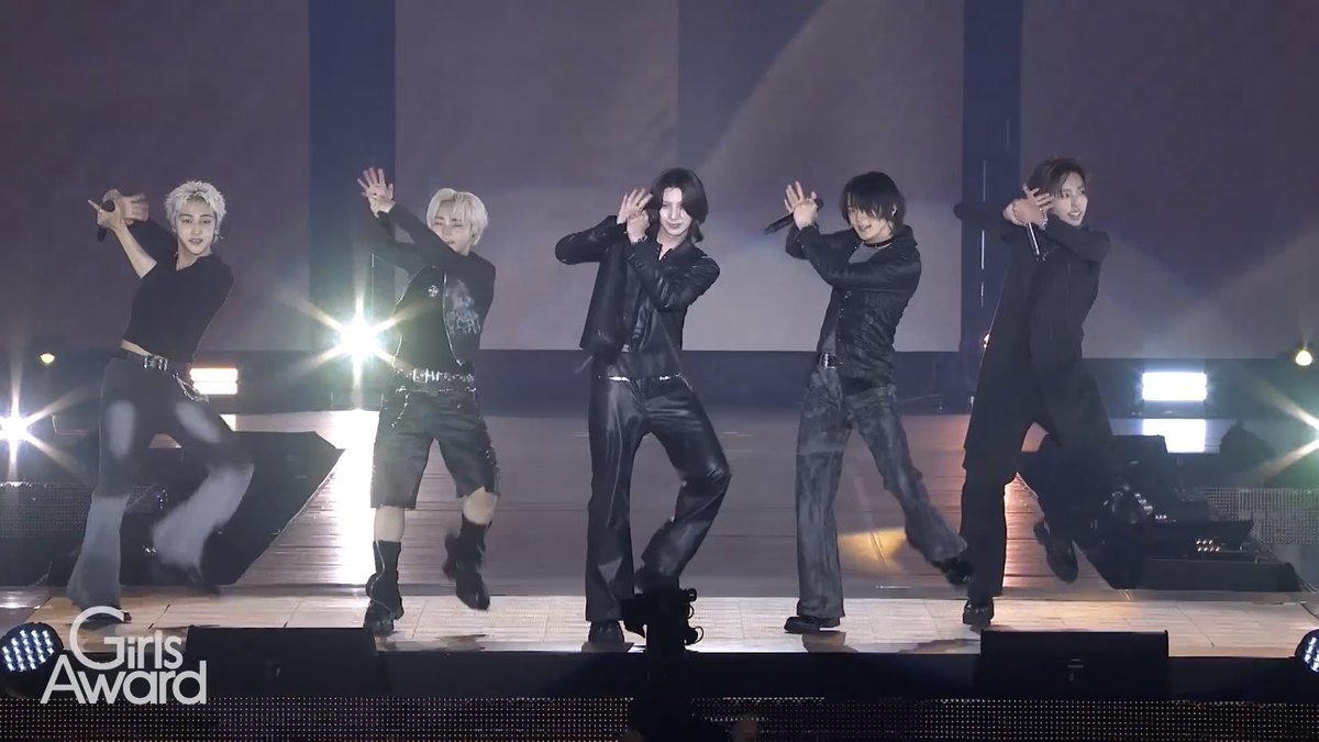 📣ライブパフォーマンスをお届け👀✨ #ガルアワ2026AW PLAYBACK📽️ \ STARGLOW / STARGLOW 次回 #ガルアワ2027SS 🌈✨ 4月29日(木・祝)代々木第一体育館にて開催🪩♡ ▶▷チケット最速先行販売中!!🔥 ⏰9.30(水)23:59まで! 今すぐチェックしてね✅