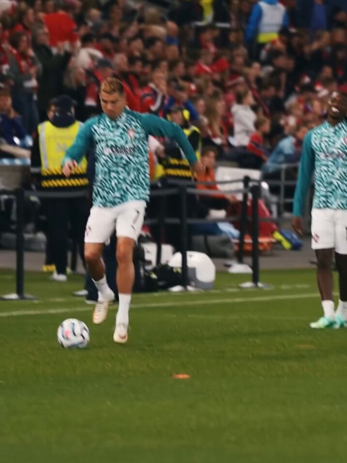 الاسطورة كريستيانو يستعرض 🐐⚽️