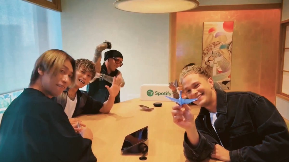 ◤New Release◢ #coldrain のニューアルバム "OPTIMIZE = OPTDEMISE" が配信中🎧 ⠀ 5人の《らしさ》が詰まった1枚！ #Spotifyオフィス で鶴を折りながら それぞれの推し曲を教えてくれました🎥 ▶︎ ⠀ coldrain_official #OPOP