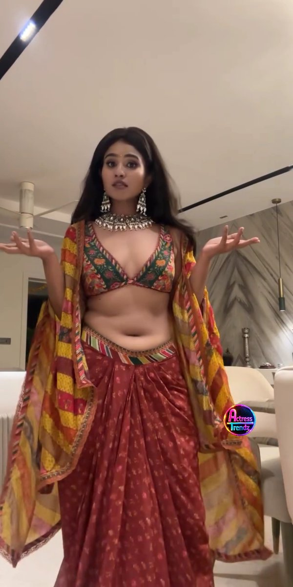 Peak Indian beauty 🥵🍑💦