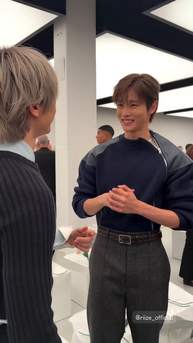 타마모리 유타님 인스스에 성찬이랑 인사하는 영상 ㅎ. ㅎ 성찬이님 일본어공뷰열심히한보람이잇죠