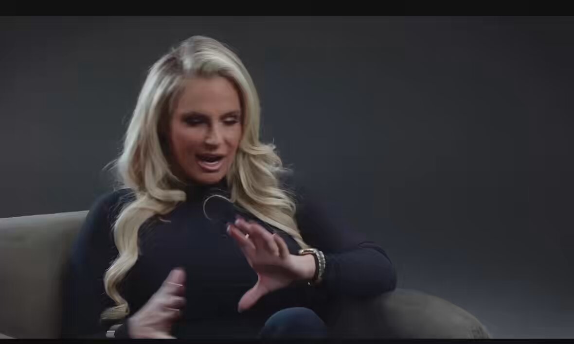Phoenix Marie opens up about her connection with Jada Stevens and the moment she realized how much their friendship meant to her. Marie says she loved the bond she built with Jada while working together at BangBros. She recalls that a major core memory for her was when Jada’s mom passed away. Marie says she first heard the news through her ex, who was also in the industry at the time. She was still with Christian XXX then, but their relationship eventually ended because things simply weren’t working out. Marie also talks about her life before meeting Jada, revealing that she already had a young child who was around 10 years old at the time. She recalls Tori telling her, “You can be pretty or dirty, but you can’t be both,” as Marie was using her looks as part of her rise in the industry. At the time, she says she didn’t consider herself particularly attractive. Marie believes what ultimately made fans grow so attached to her was her consistency — she kept building, stayed true to what she was doing, and continued pushing forward.