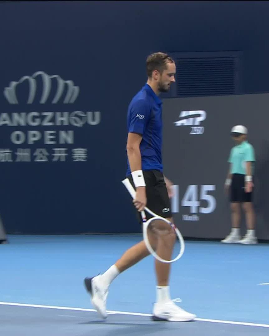 The court is Daniil Medvedev's canvas 🎨 Hangzhou Open