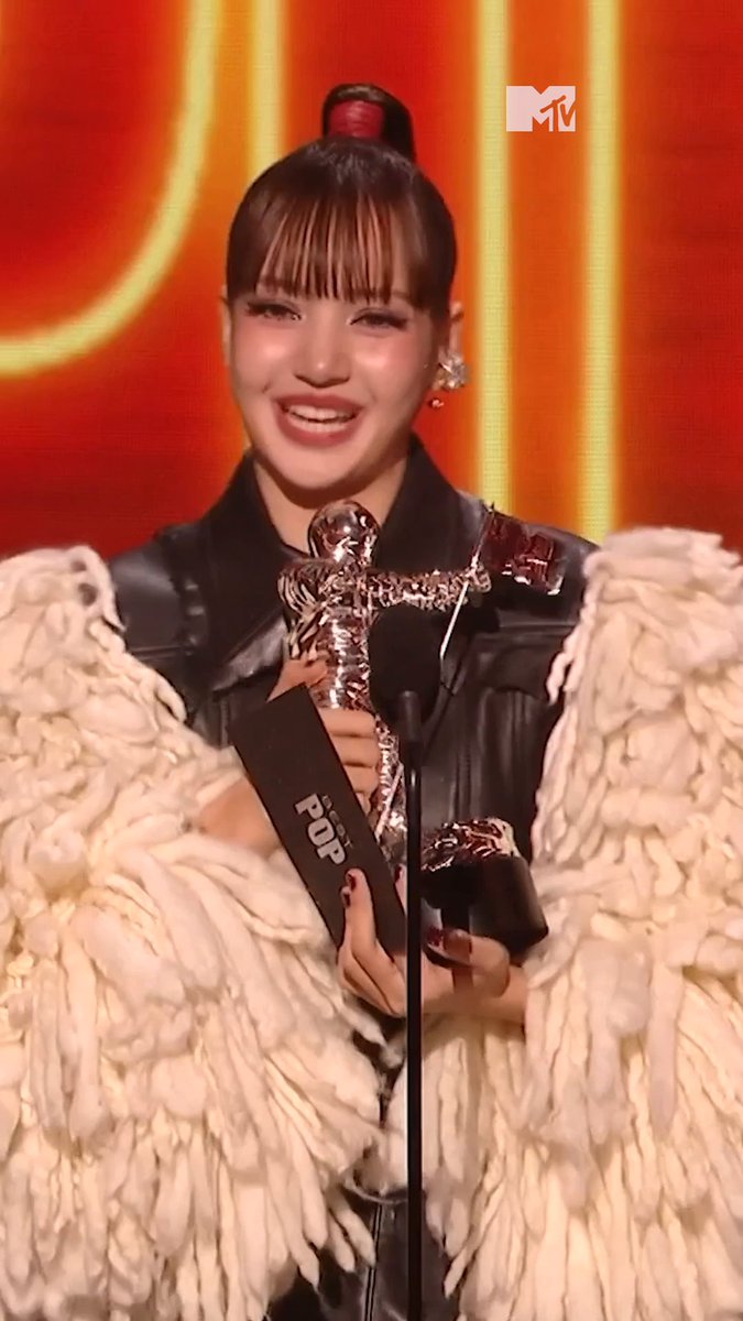 Notre LALISA mérite tellement ce moment 🥹 #VMA #VMAs