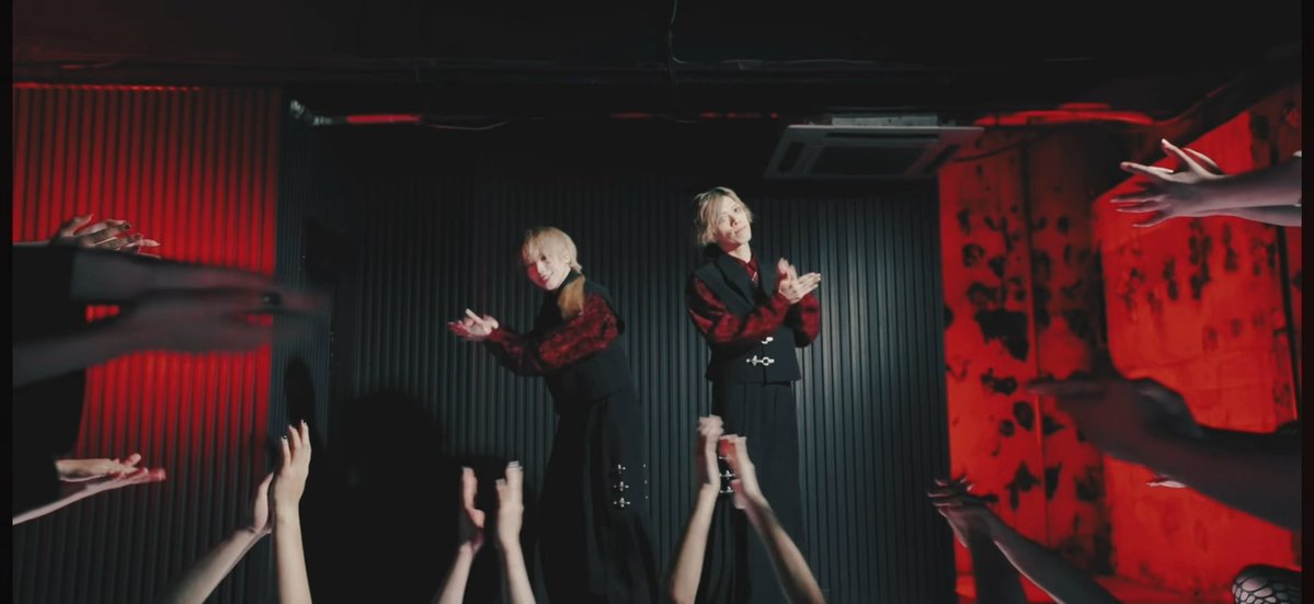 🎴🎪動画投稿されました🎪🎴 煮ル果実さま「ブラフマン」踊ってみました！ 大好きな曲！気味だけど小気味よい、そんな振付を目指しました👏 ダークな雰囲気が好きな子は見逃すわけにはいかないね？ 🔗
