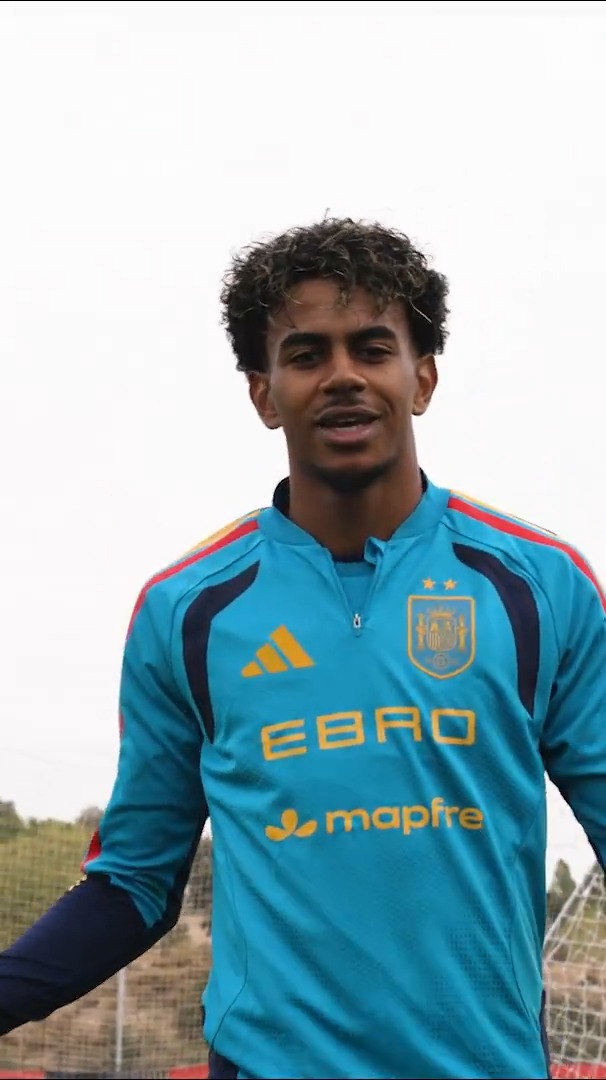 Un día más en la vida de Nicolas Williams y Lamine Yamal. #VamosEspaña | #NationsLeague