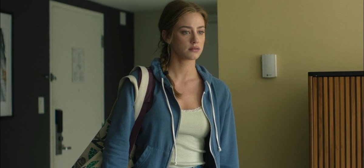 The disappointment on Olive’s face when she walked in expecting the one bed trope only for the hotel to fumble her romcom moment 😭