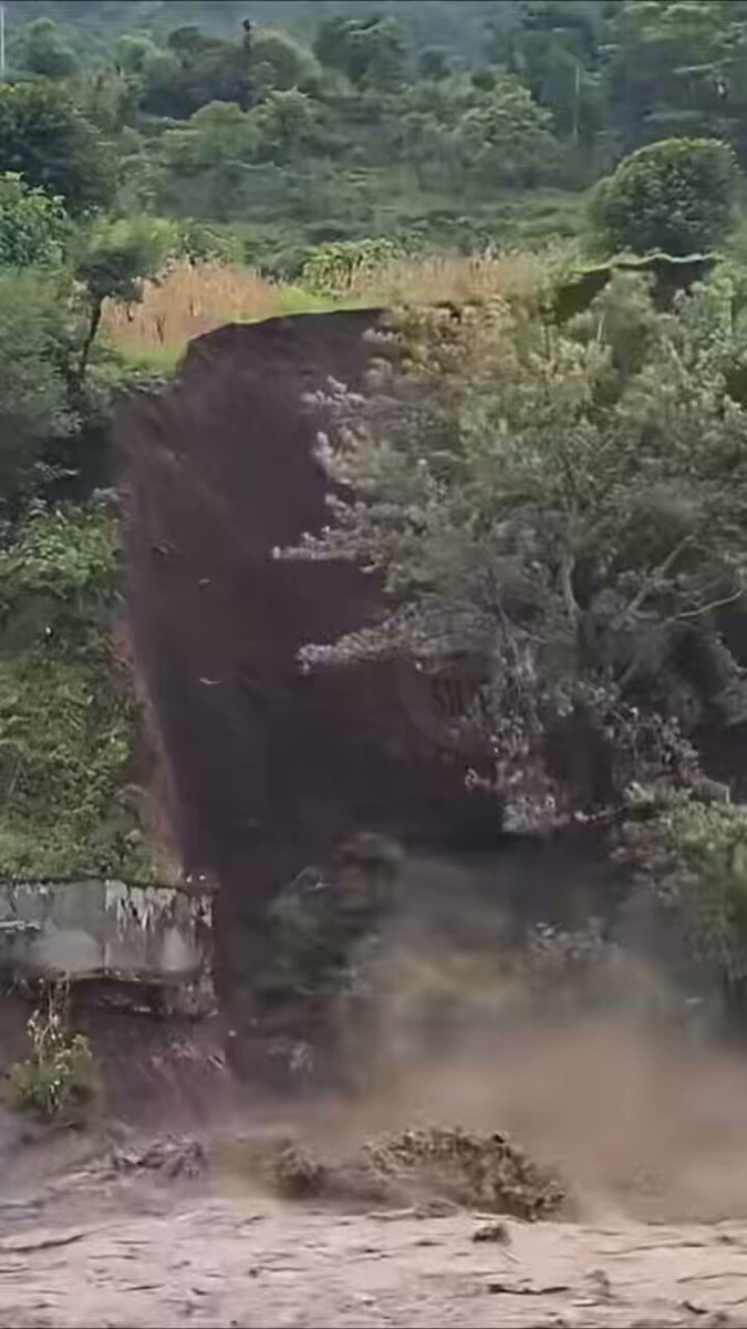 NEPAL: 21 people have lost their lives, 5 are missing and 5 injured after floods and landslides. 143 houses were destroyed, while 6 bridges were completely damaged, 2 partially damaged, and a Bailey bridge linking Gulmi and Syangja was swept away.