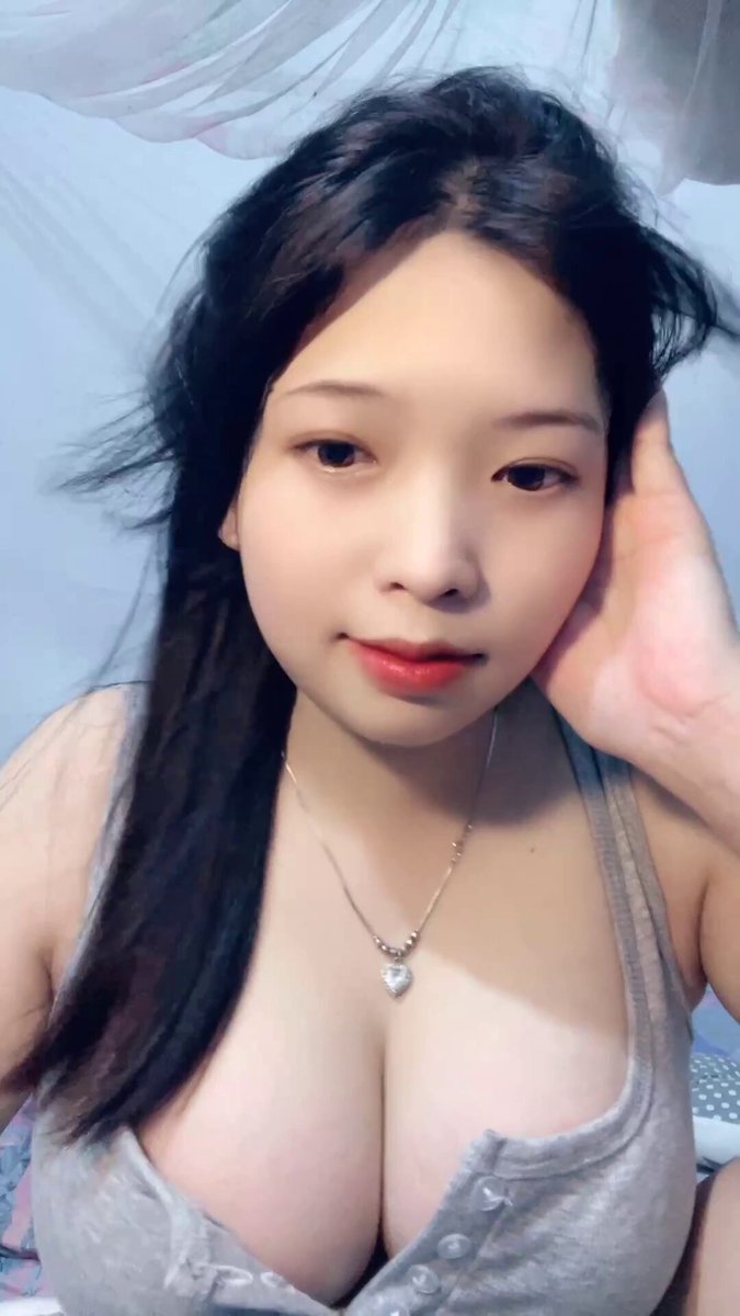 Múp như cua gạch Tên : gau App : YYlive Ngày : 28/09/2026 Thời gian | 24:19 AE muốn up clip idol nào thì cmt tên ở dưới clip mới nhất . idol nào được chọn nhiều nhất mình sẽ up clip của idol đó .