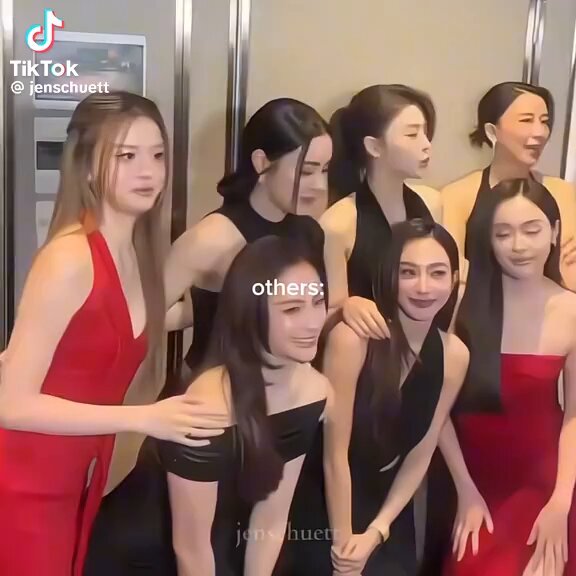 she looks so lost whenever miu is not around 😭 GALA PREMIERE WITH LENA #ธี่หยดสมิงเขาขวางxLena
