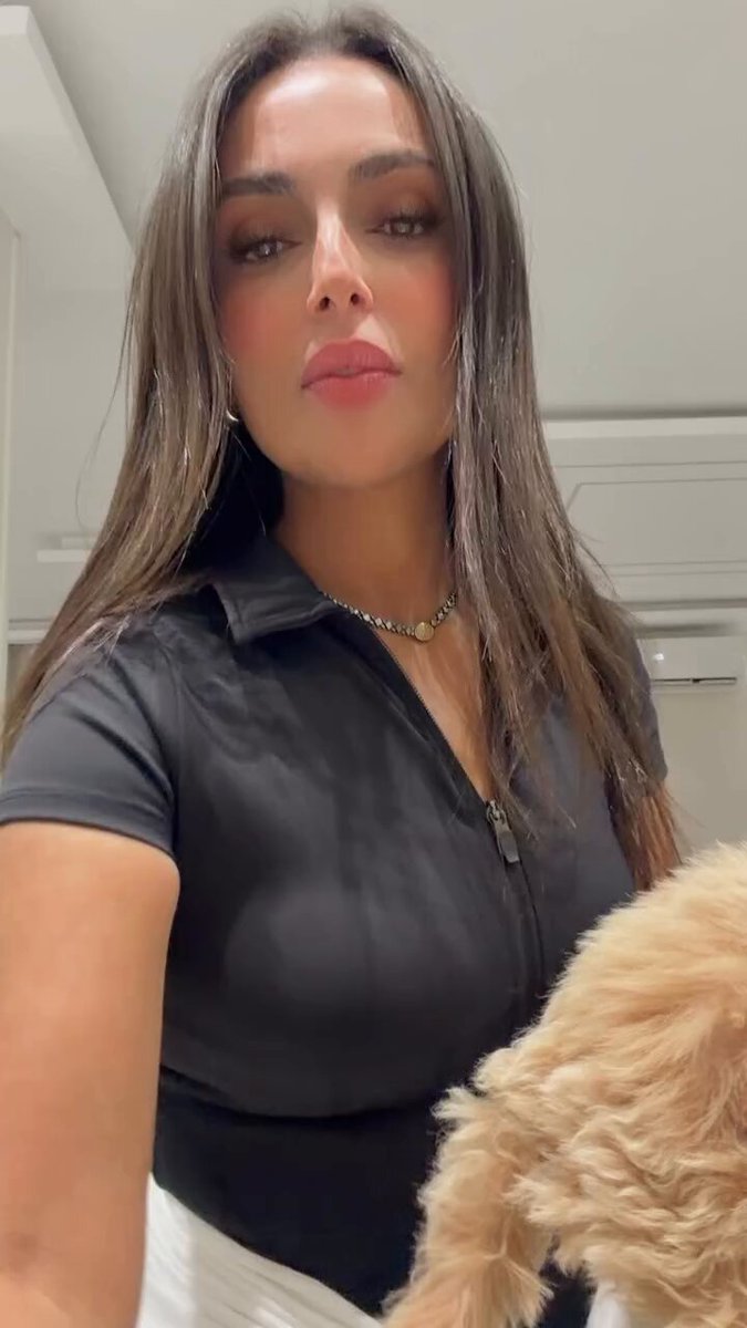 اسراء عبد الفتاح نزلت الفيديو ده بعد طلاقها من حمدي الميرغني في حاجة كدا جت في دماغي بس مش هينفع اقولها
