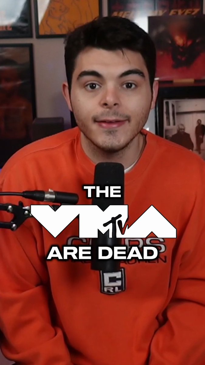 The MTV VMAs are DEAD. rip.
