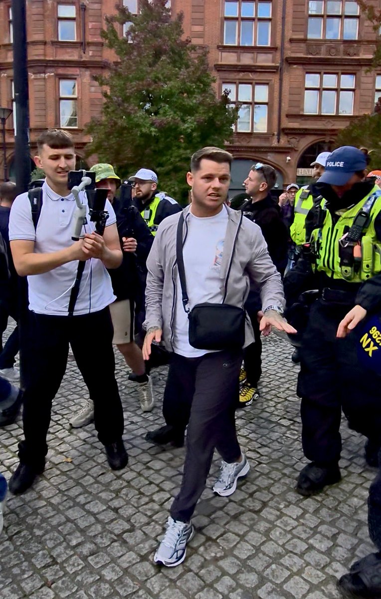 Arriving in Sheffield for the protest in the city centre, I was met by police almost immediately. I was informed that I had been designated an area under Section 14 and was required to remain within that designated area during the protest. You could not make this up 😂