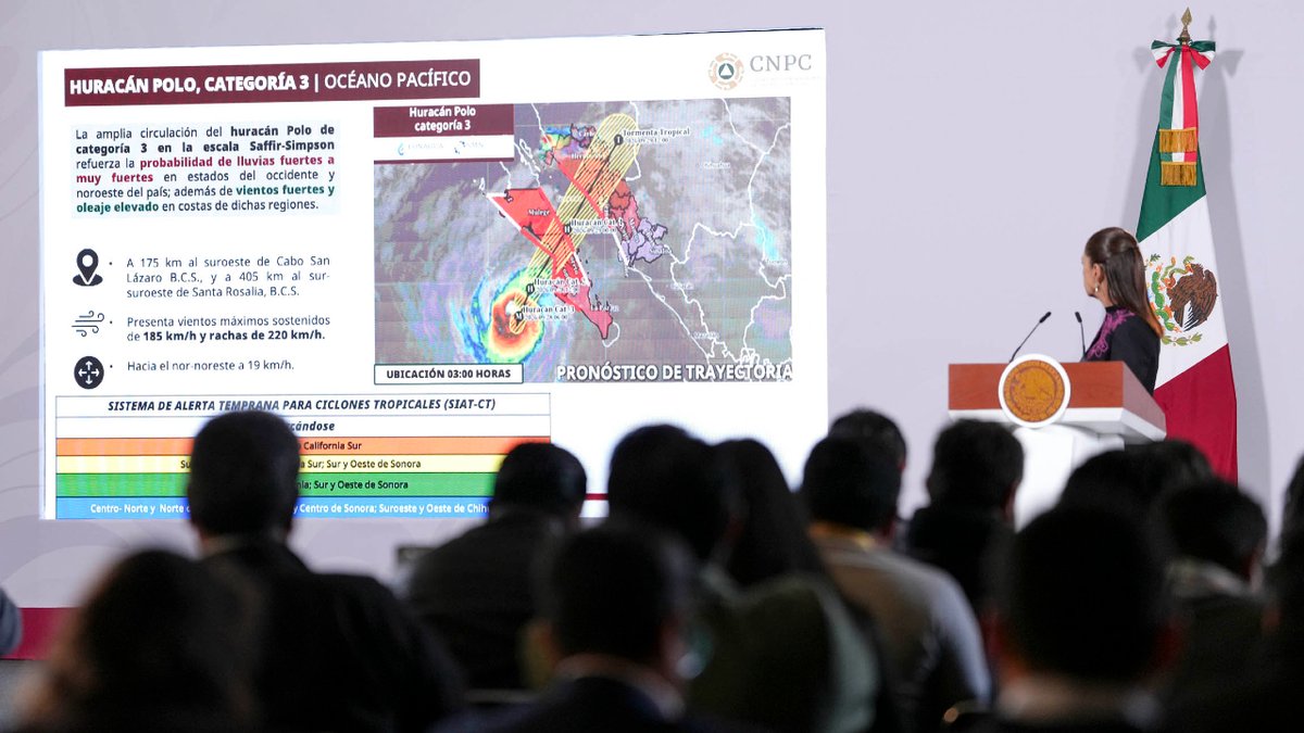 #MañaneraDelPueblo | La presidenta Claudia Sheinbaum Pardo exhorta a la población de Baja California Sur a seguir recomendaciones de Coordinación Nacional de Protección Civil por llegada del huracán Polo, prevista para la tarde de este lunes, particularmente en el municipio de Comondú. Se prevé que mañana toque tierra en Sonora. Es importante permanecer en casa; de ser necesario, existen refugios instalados. Los tres órdenes de gobierno están preparados para atender a las comunidades.