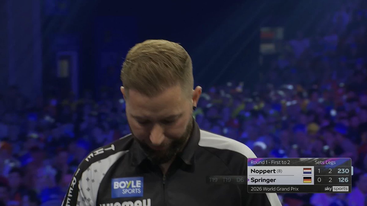 SPRINGER LEVELS! Staring a whitewash in the face, Niko Springer wins three on the spin to clinch the second set and level this tie! 📺 #WGPDarts | R1
