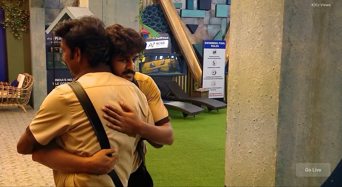 Very wrong, #Dhanya 👎🏻 You can disagree with him, but don’t disrespect his art. VERY CHEAP BEHAVIOUR 🤮 This shows who you are! #VijaySethupathi #BiggBossTamilSeason10 #BiggBossSeason10Tamil #BiggBossSeason10 #BBTamil10 #Lakshmipriya #Shama #Mukesh