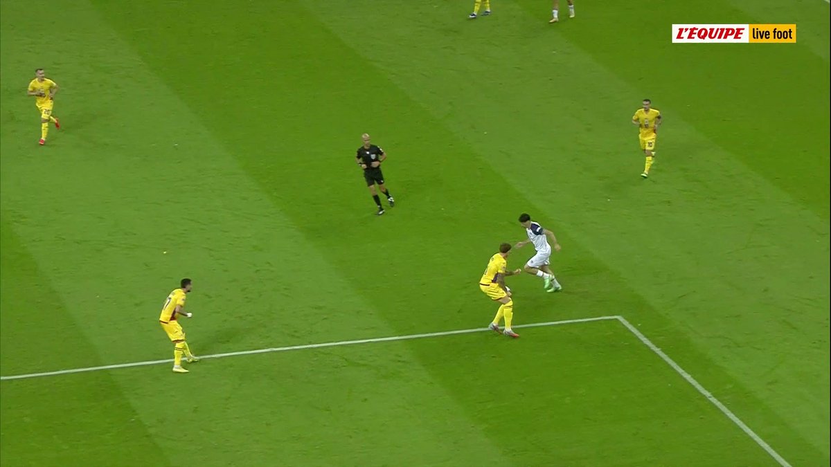 🇷🇴-🇧🇦 Oh la boulette du gardien roumain ! Le direct sur L'Équipe live foot > #lequipeFOOT