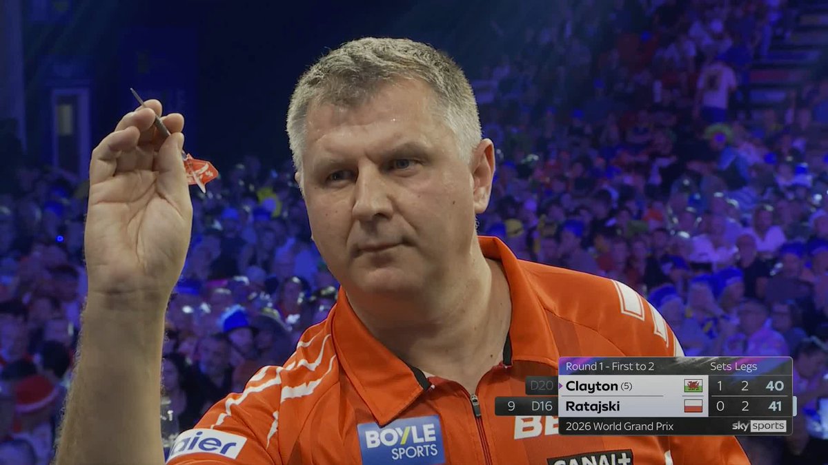 Krzysztof Ratajski takes us to our fourth consecutive deciding set... 👀🇵🇱 📺 #WGPDarts | R1