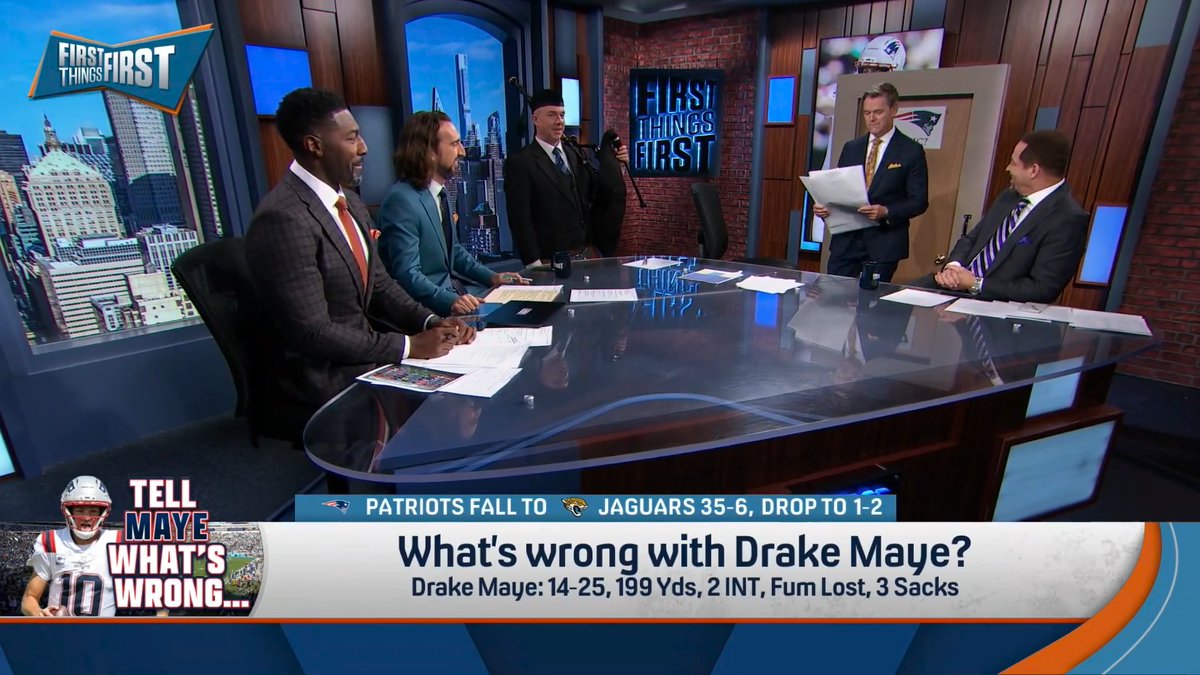 .Wildes brought out bagpipes, the door, and a menu after the Patriots 35-6 loss to the Jags 🚪😅 “This is a menu of explanations/excuses for Drake Maye. It’s like an A La Carte menu. You can choose one from every category.”