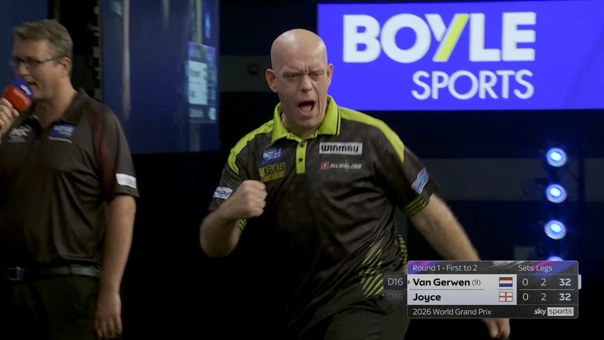 Despite some majestic set-up play from Ryan Joyce, Michael van Gerwen takes the first set 🟢 📺 #WGPDarts | R1