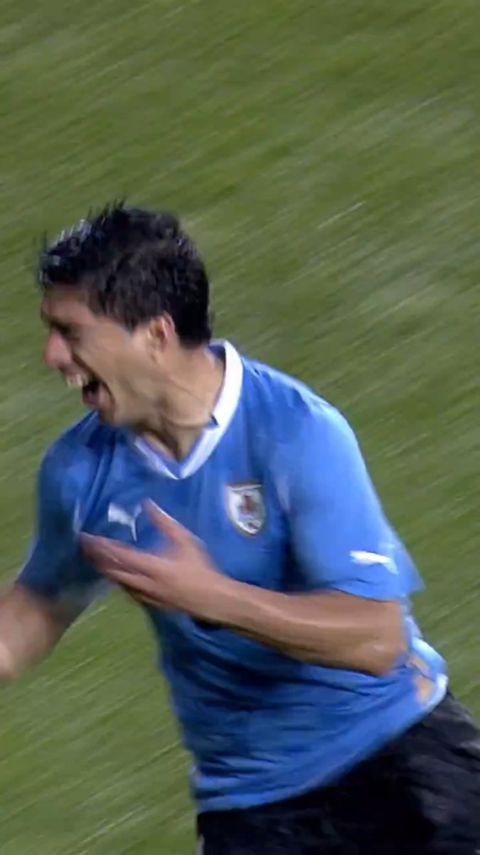 سواريز ولحظة مونديالية خالدة 🇺🇾 #FIFAWorldCup