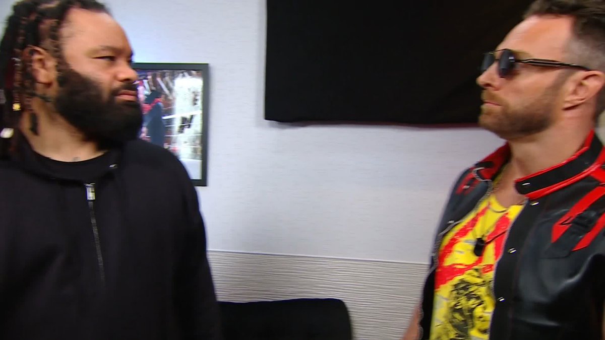 LA Knight continues to have an "interesting" relationship with The Bloodline 😂👀 LA Knight